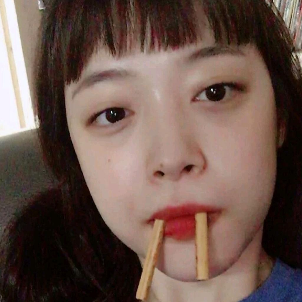 奶油兔兔●)o(●