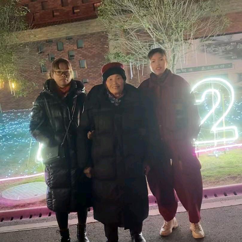 H，a钱大姐🦋🦋🦋