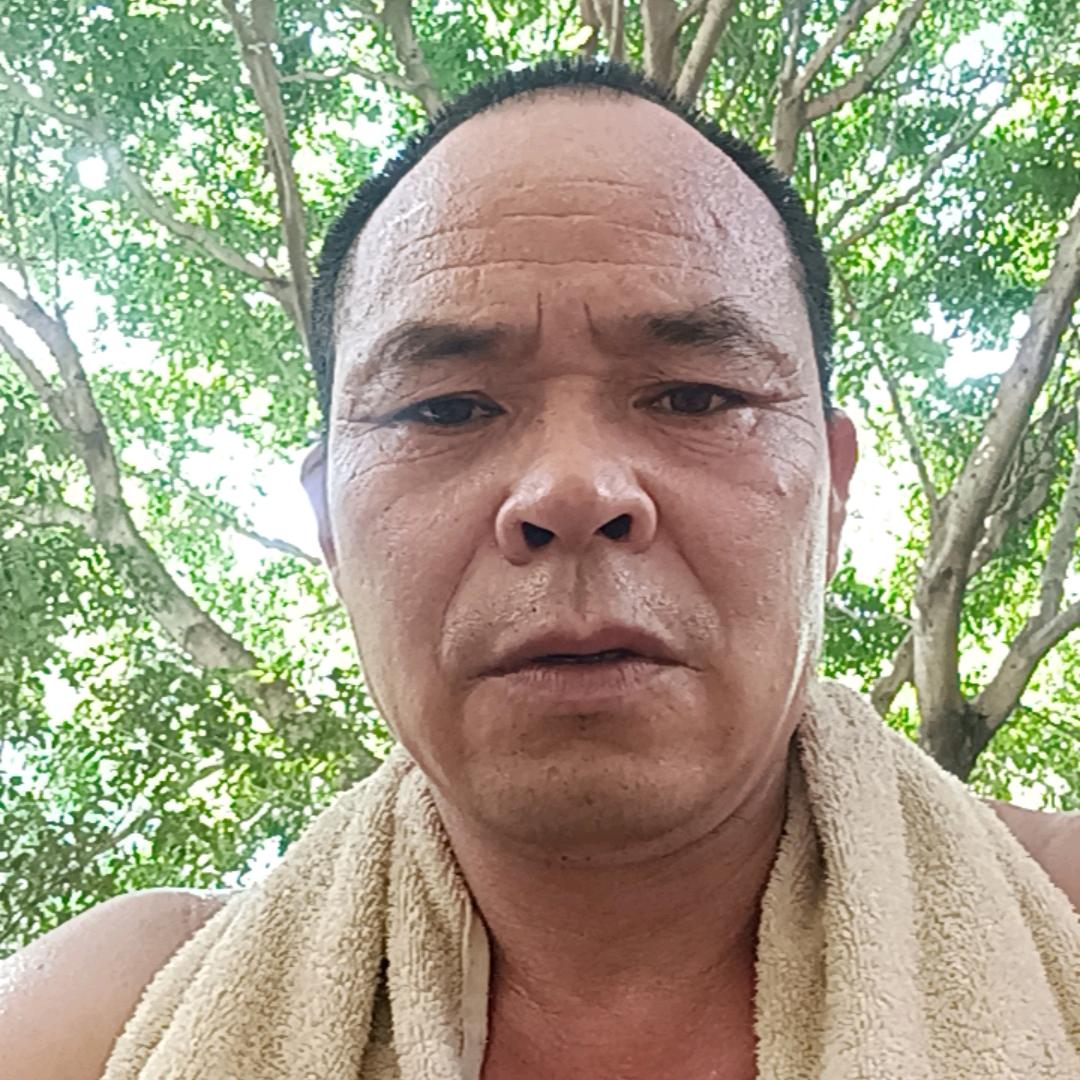 三哥你在干什么