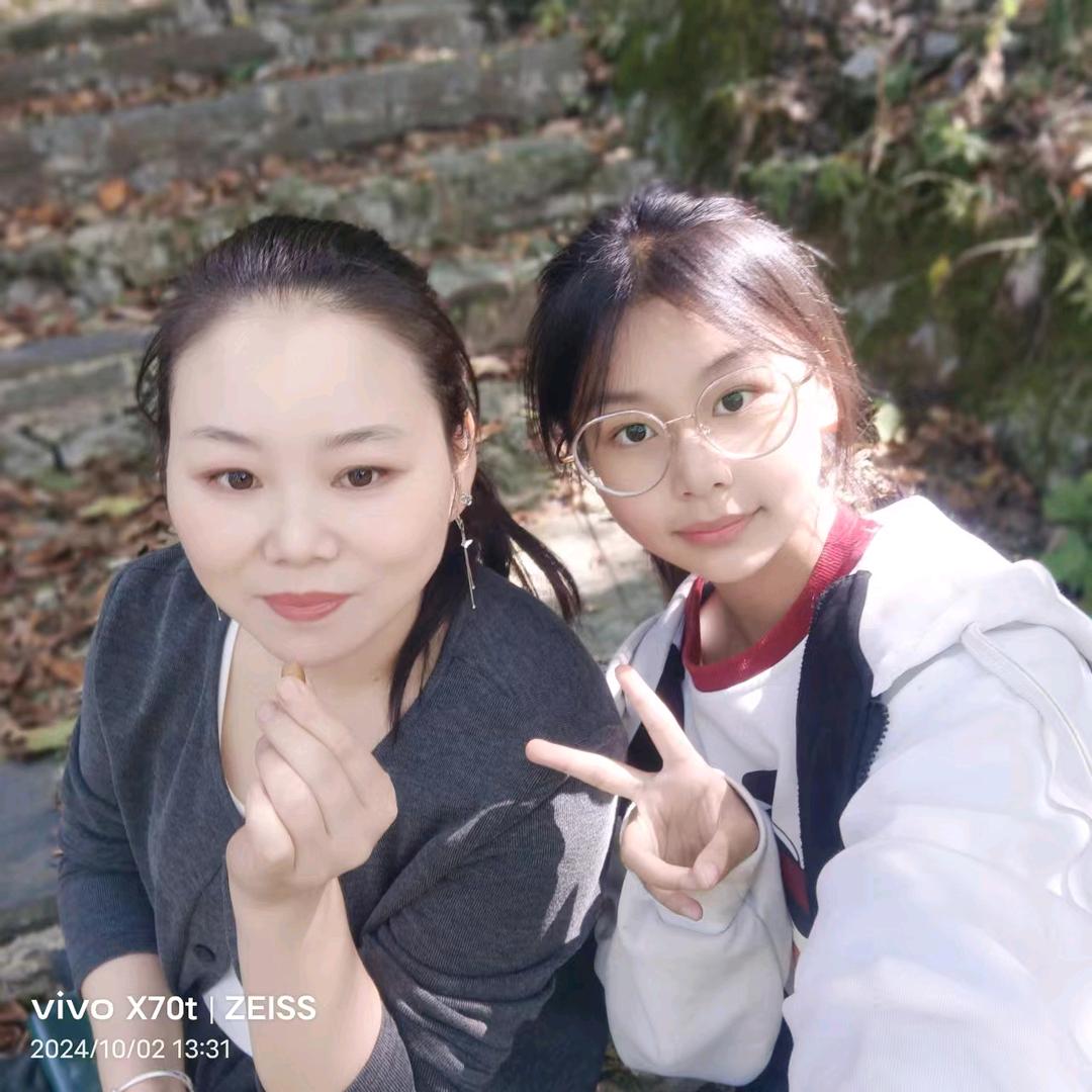 金色童年（37度时尚服装）