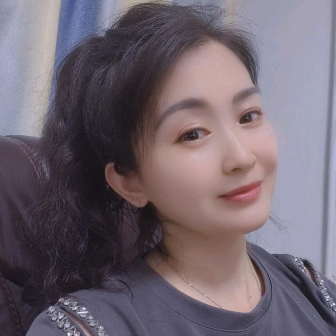 小小何