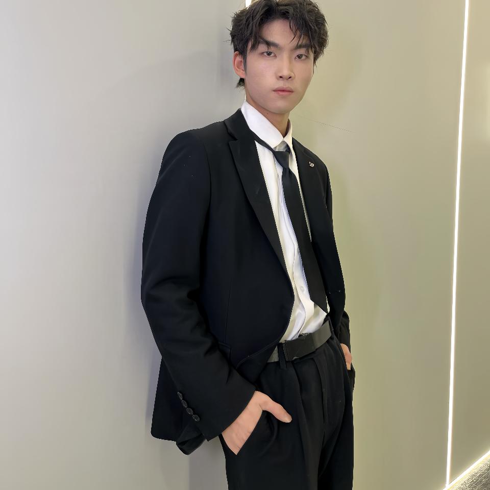 蓝桉⁷º¹¹（梦想舞团）