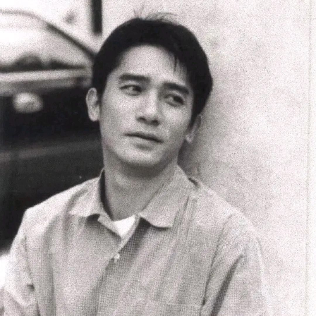 东琛.
