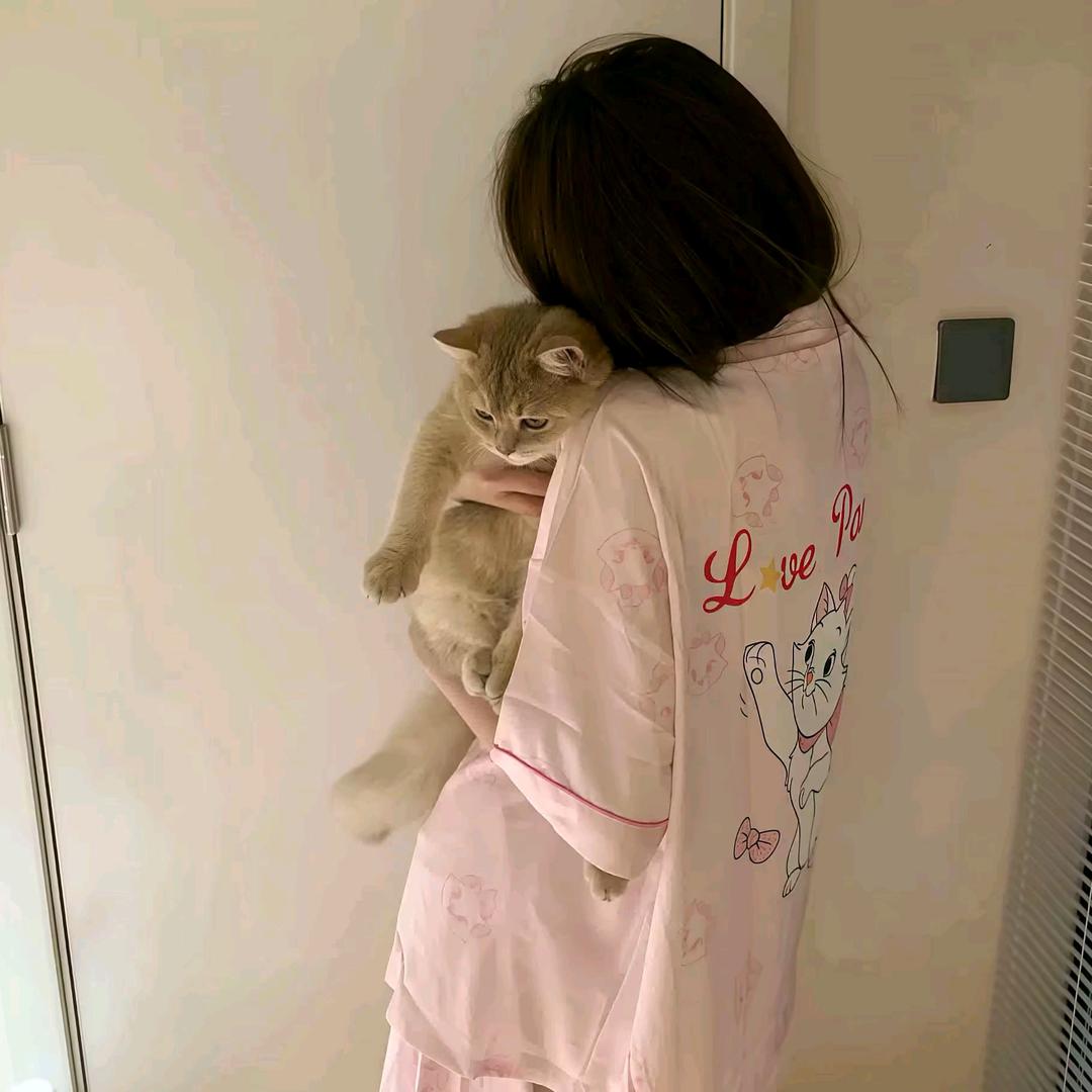 右眼有颗痣、