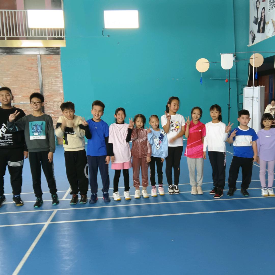 爱跳舞的羽毛球教练