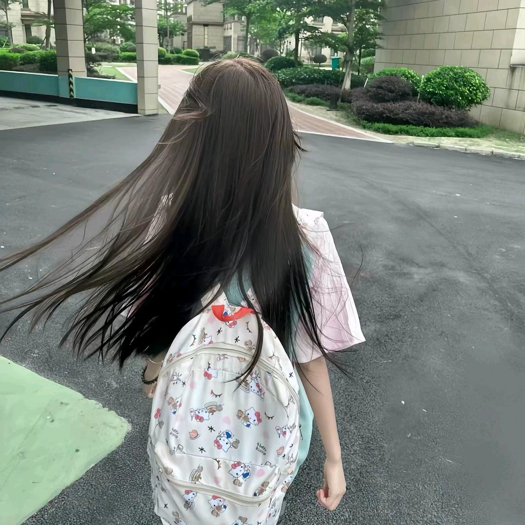 向男神卖萌惨遭一顿毒打