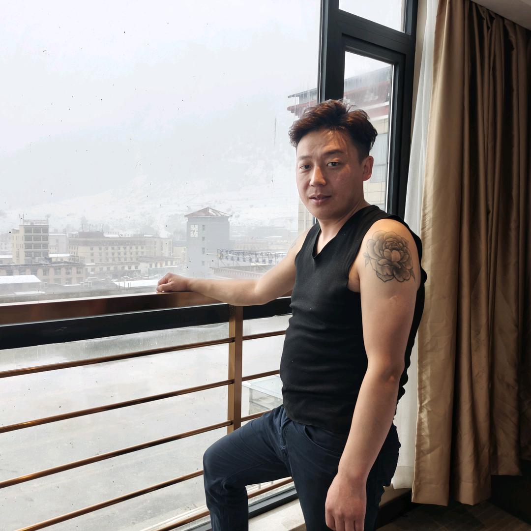 康巴 次丁