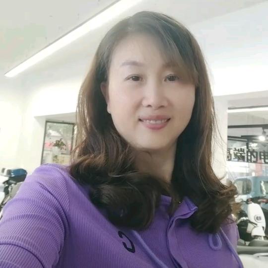 綦江雅迪电动车沱湾店_谭月霞