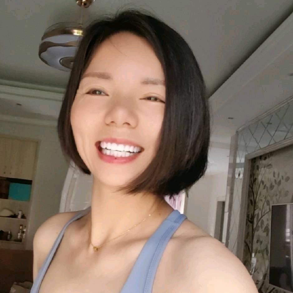 黄雪雨（黄姐肥肠）