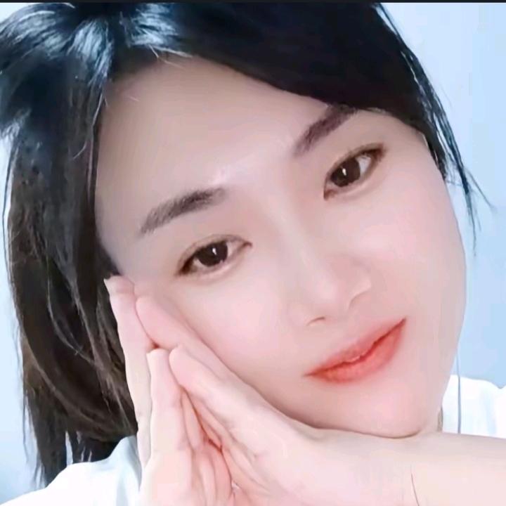 ..水中月🌻