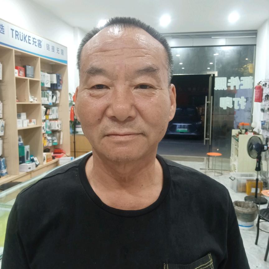 光明哥唱歌主播