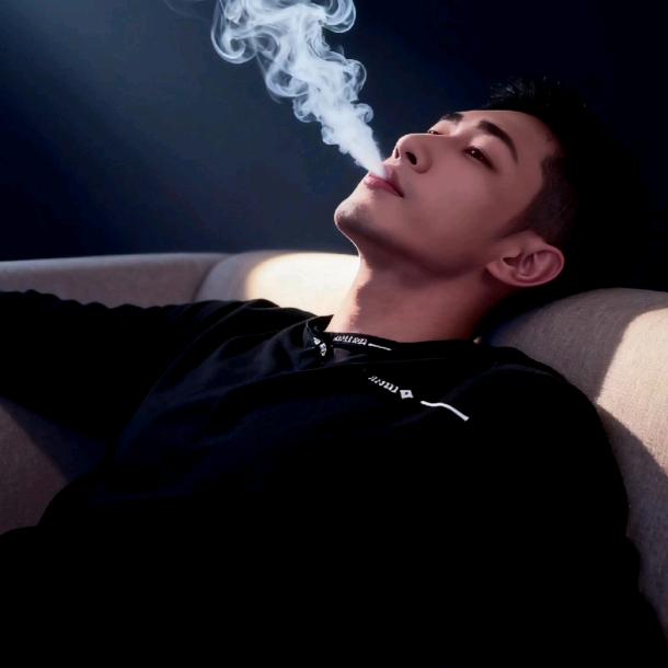 💬　　　　　　　　　  　　🪳