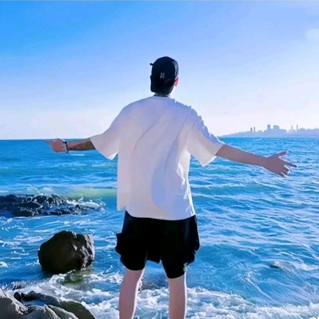 阿杰。