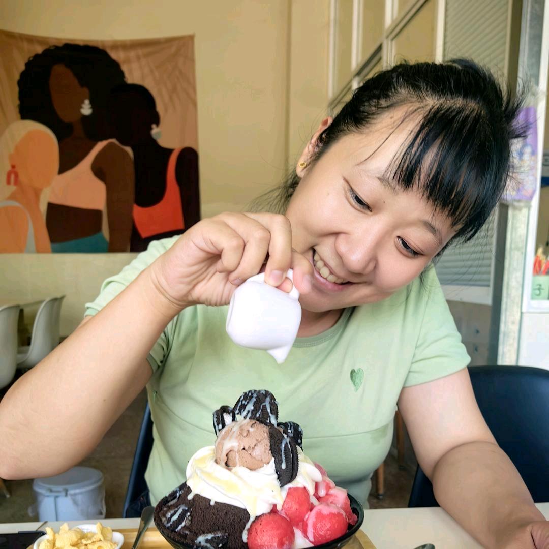 茜