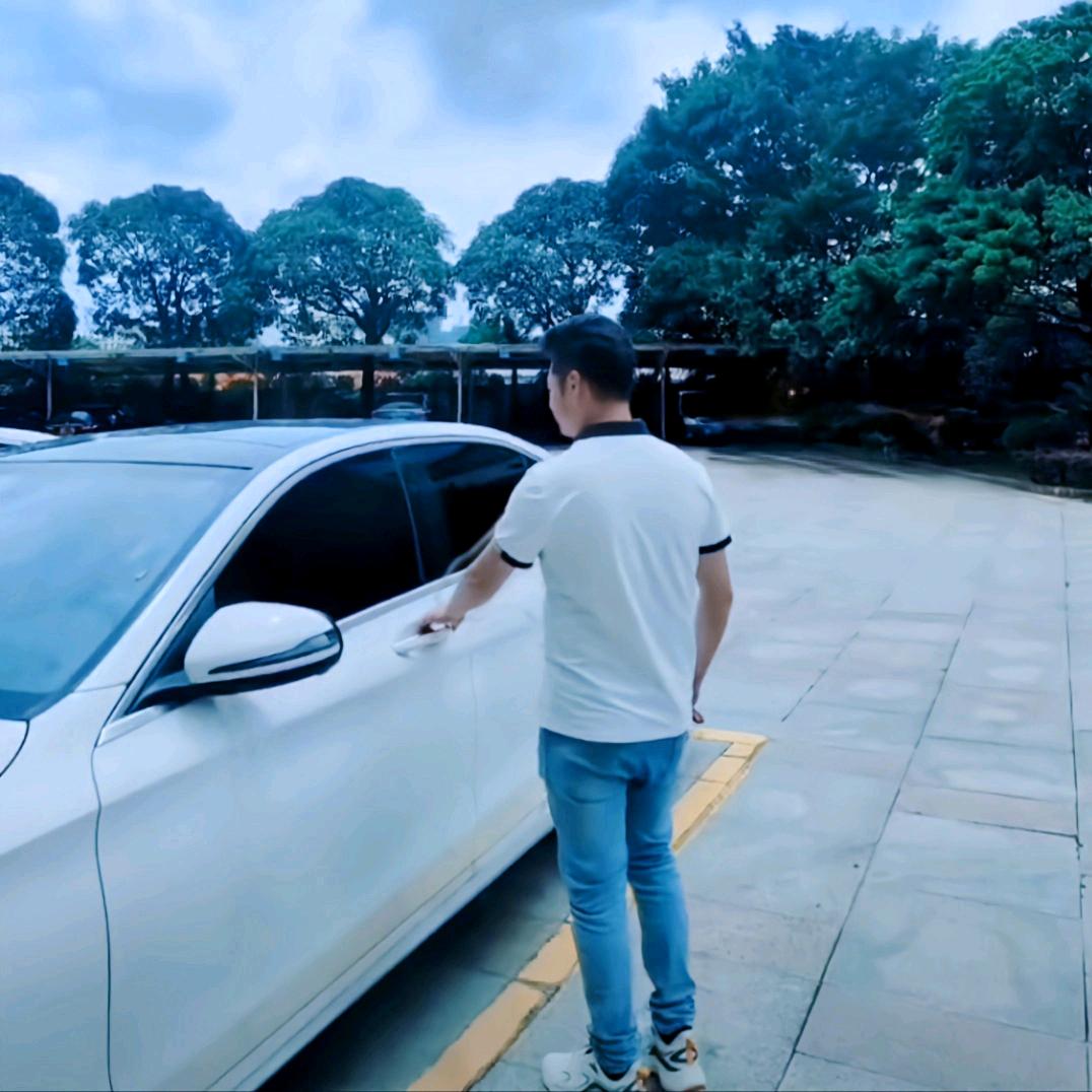 是万、万呀