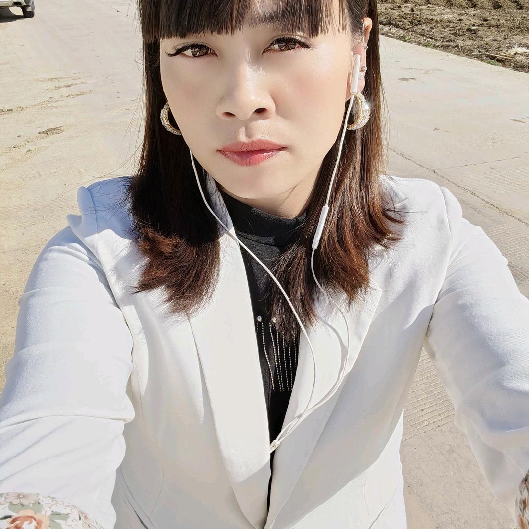 小    花🌸🌸（  首播筹备中）