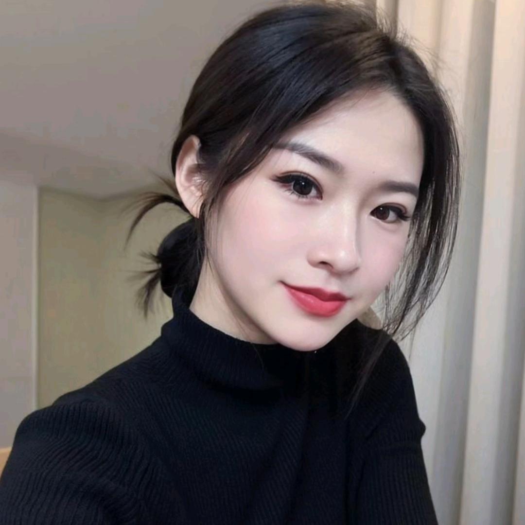 伍月.