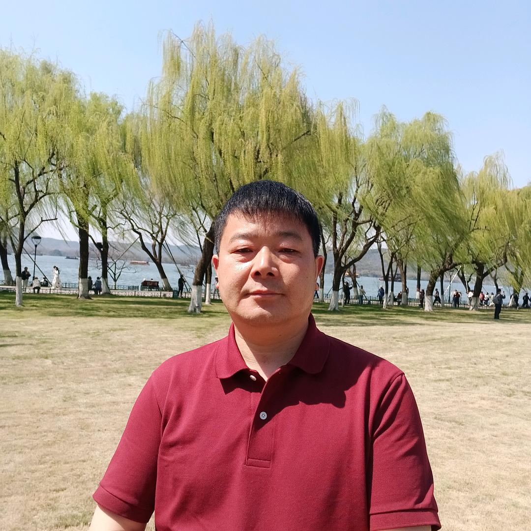 张月中.