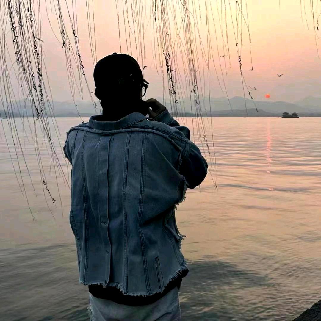 叶秋.(78不凡80老板)