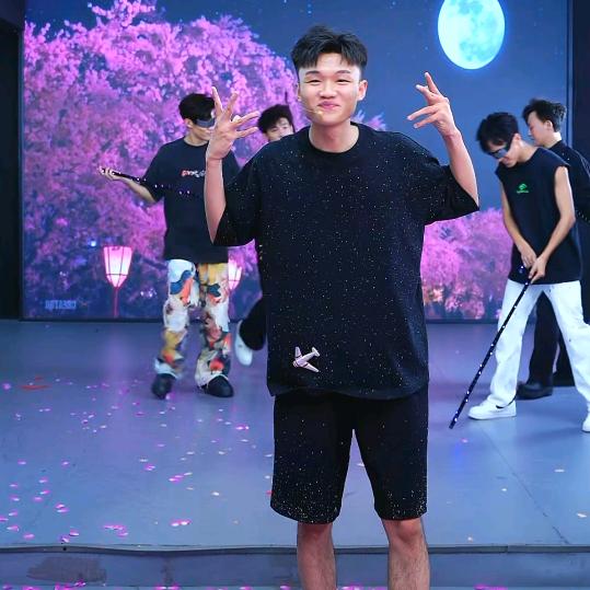 泡沫（✌晓航）