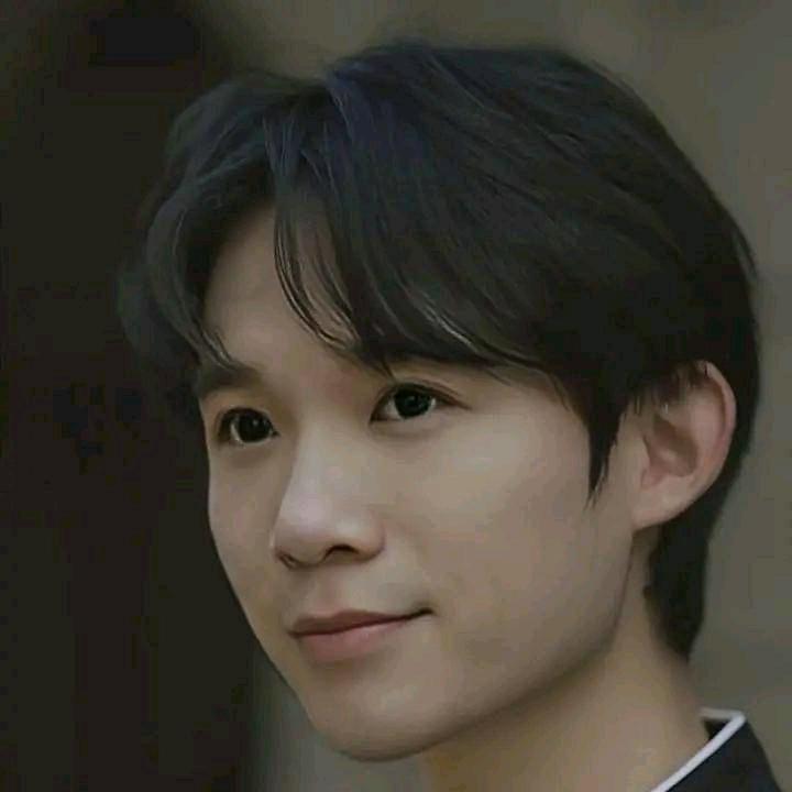 💘小阿峰👑 （有关必回）