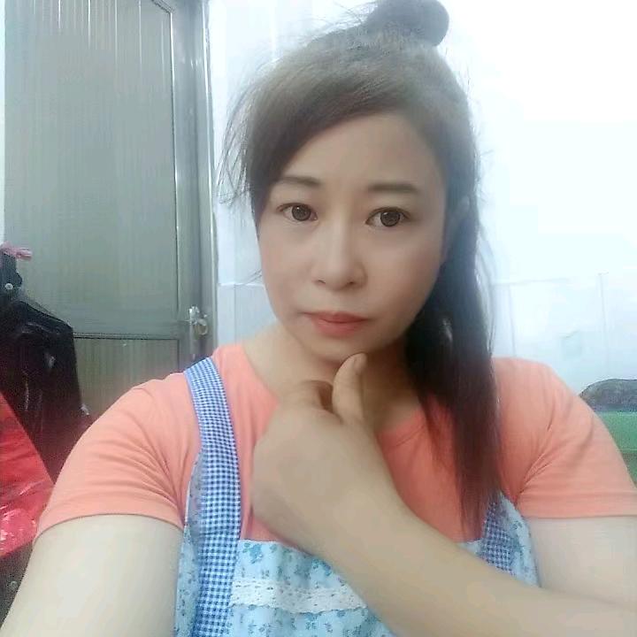小芳，爱唱歌🎤
