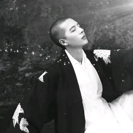 你自风情万种，与世无争！