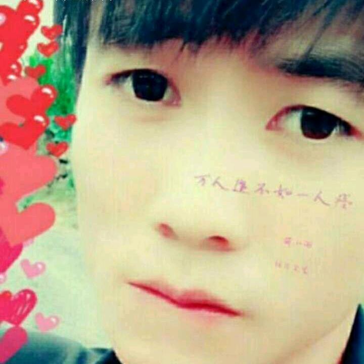 坐在庭前花开花落