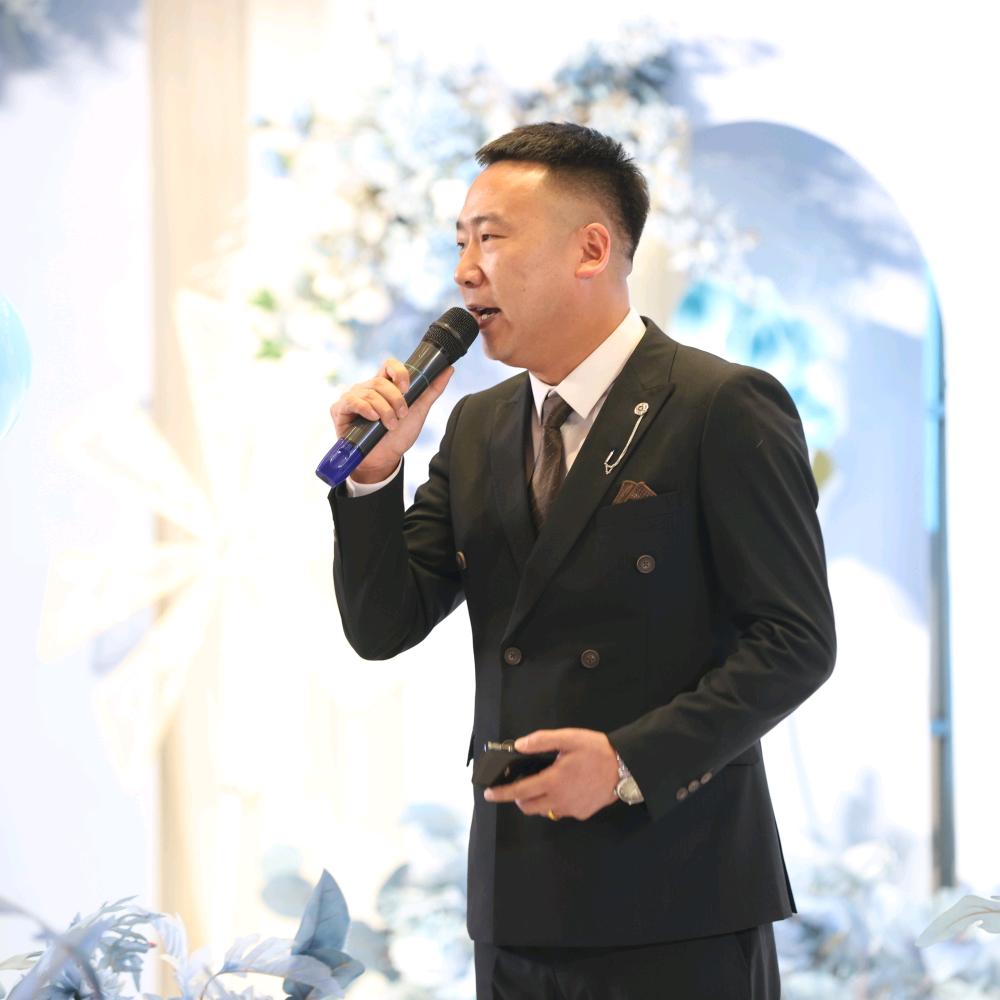 小马哥（顶天立地）