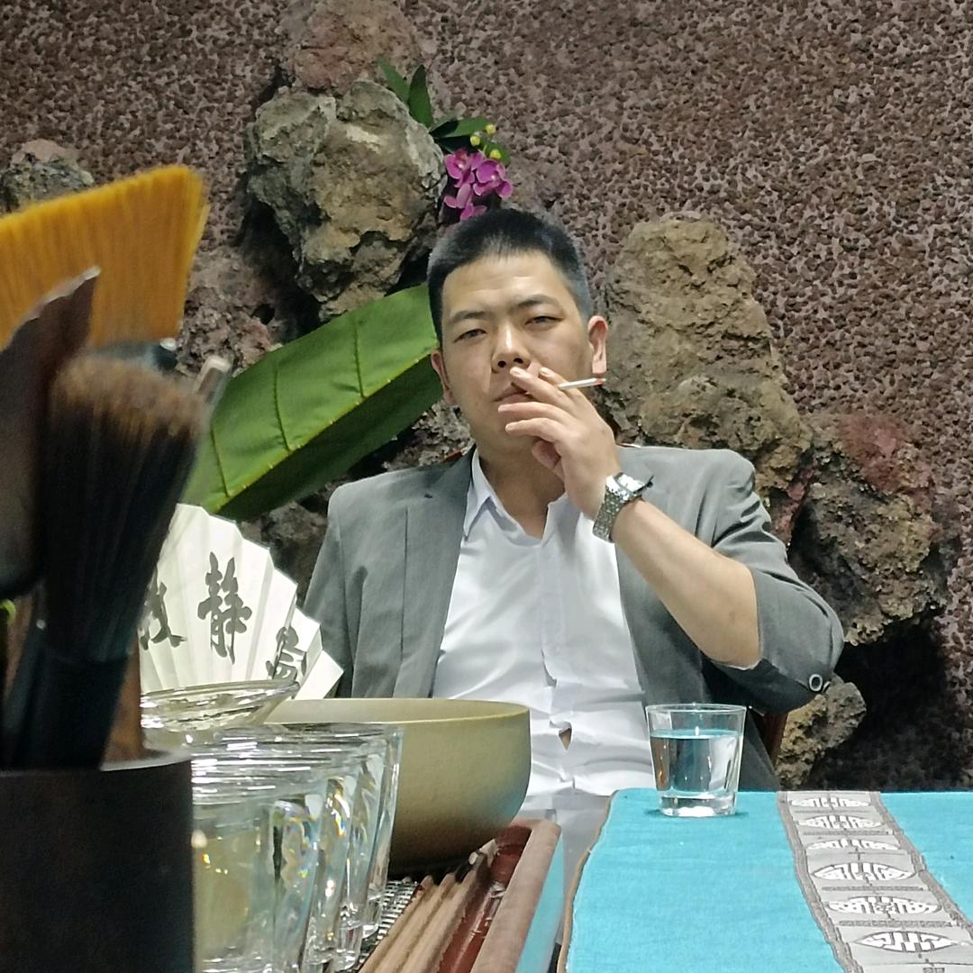 七八月的霜