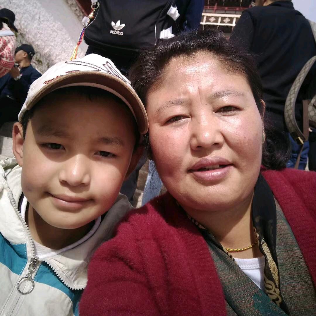 向阳而生🌻