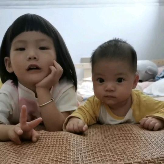 卖火箭的小男孩