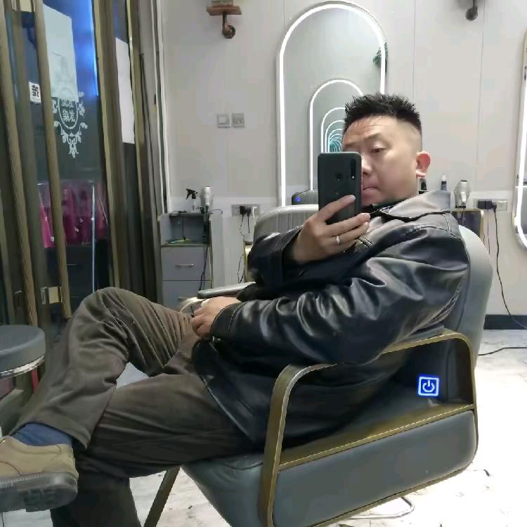 吕效玉（小如意）