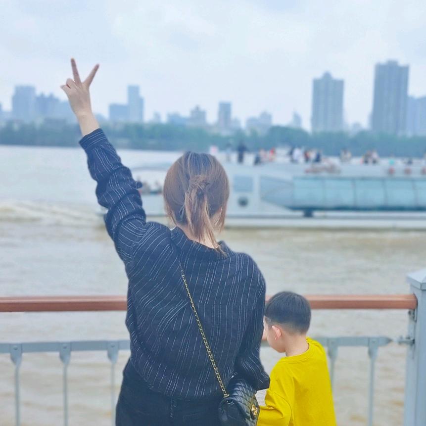 秋水依人