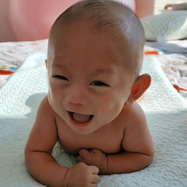 六六（27周超早产儿，830g）