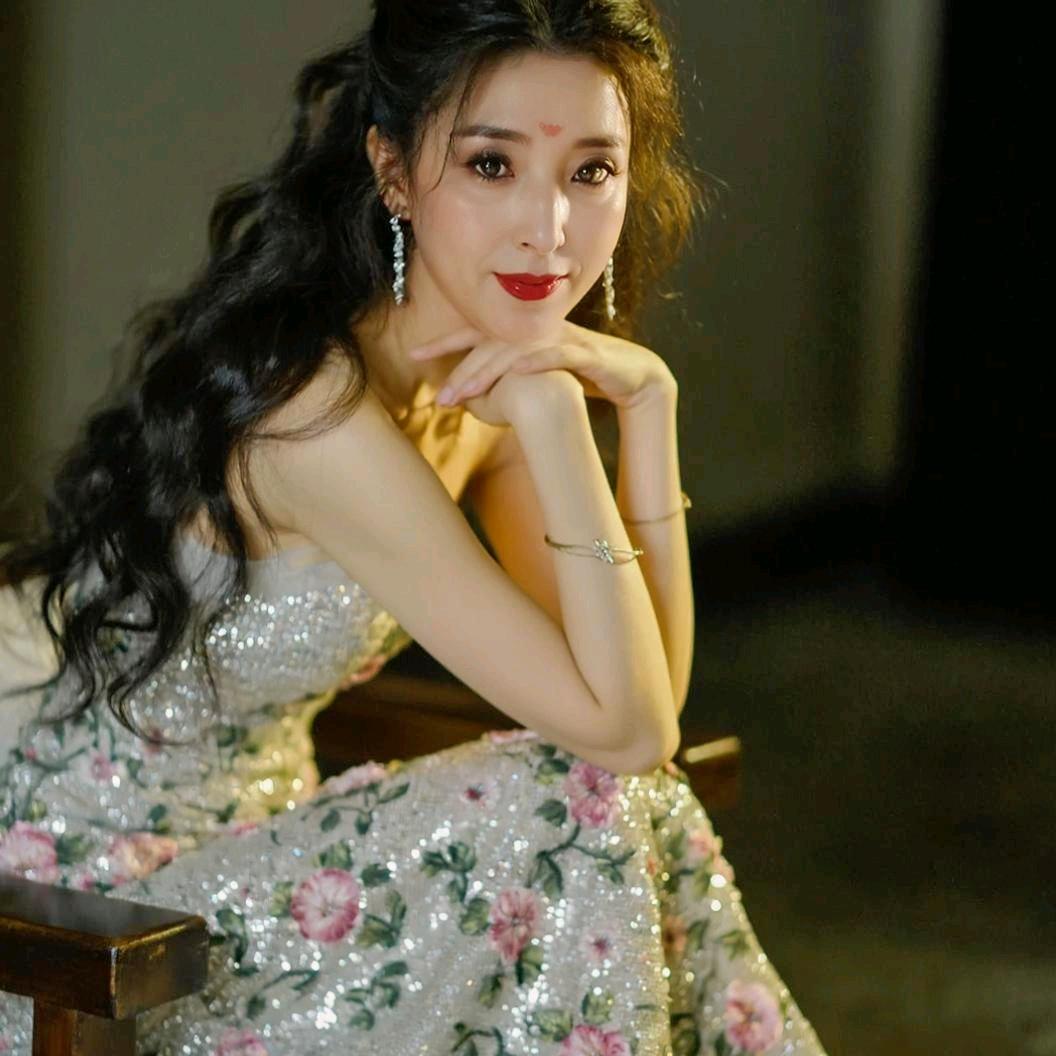 💞໑1971猪🐷ღ᭄霞