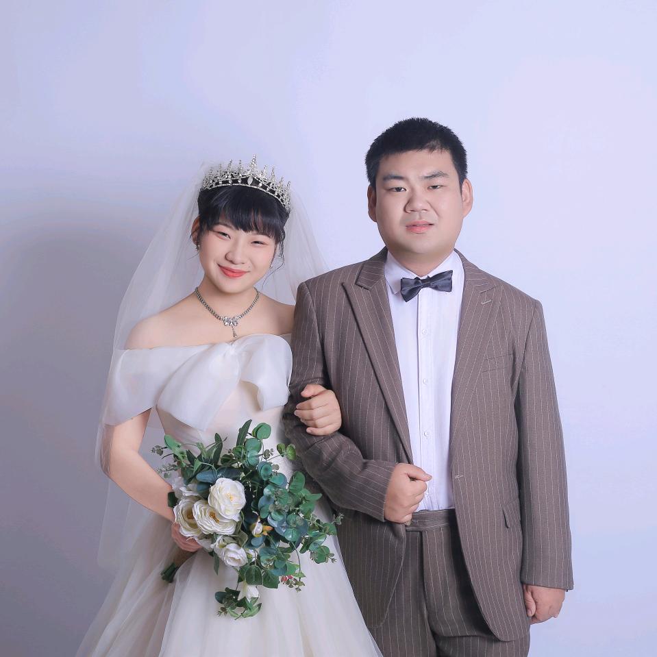 周佳福