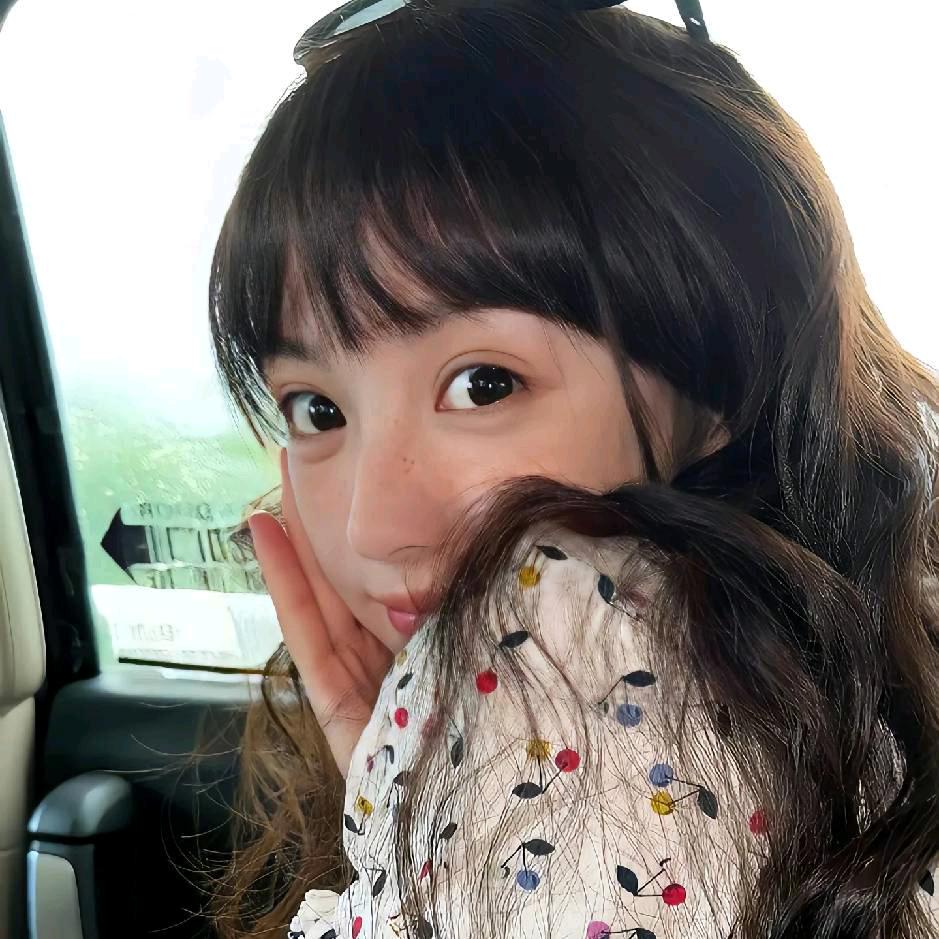 爱吃香菜女孩🎤