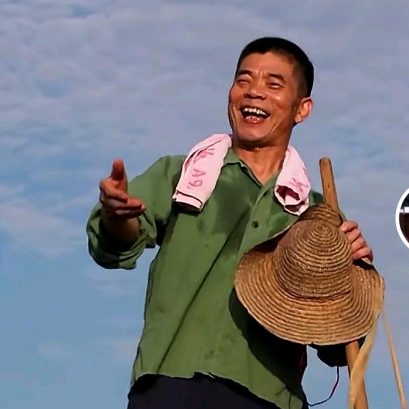 上石板的村民