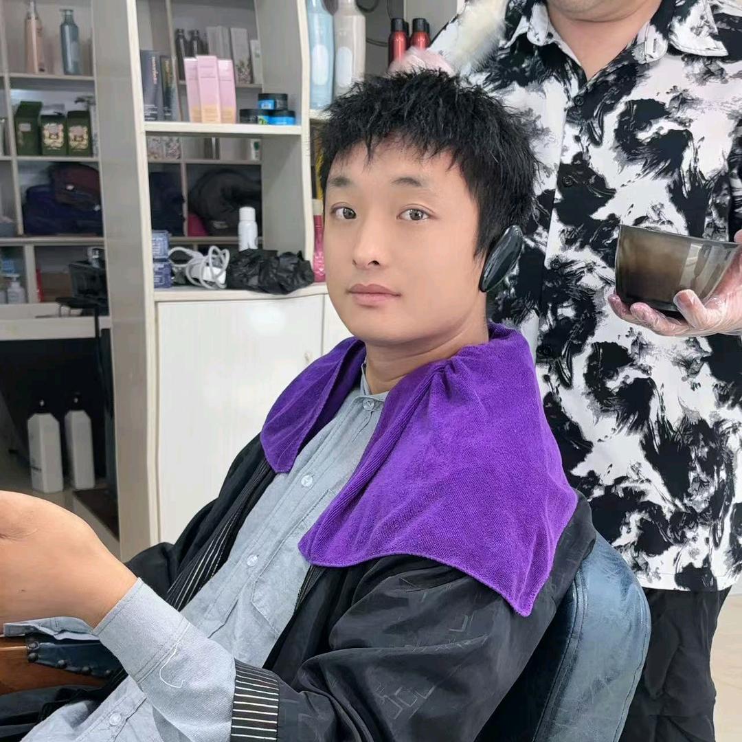 不会钓鱼的阿峰