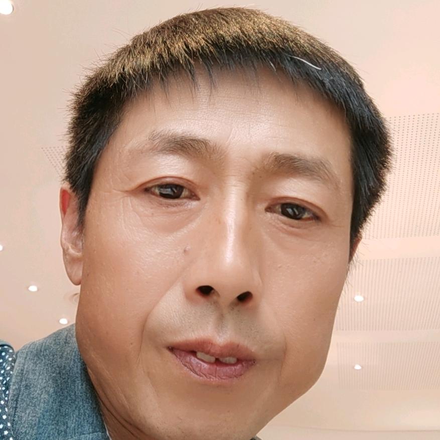 黄坤文