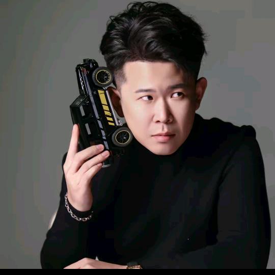 房岩小哥  (岩选小商超)