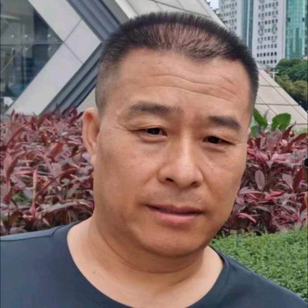 🐷中年大叔🐷