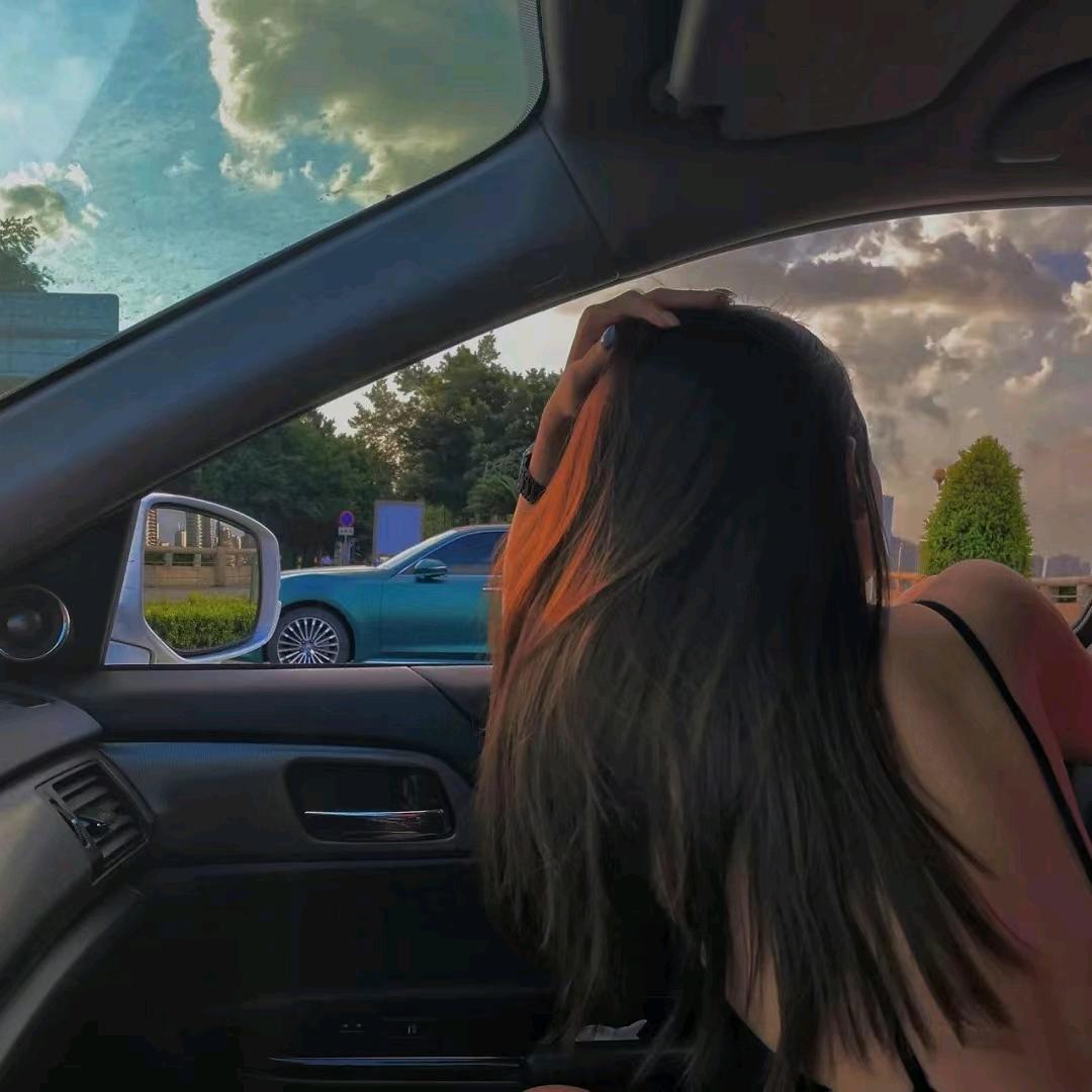 𝒎𝒐𝒐𝒏𝒒𝒖𝒂𝒌𝒆.