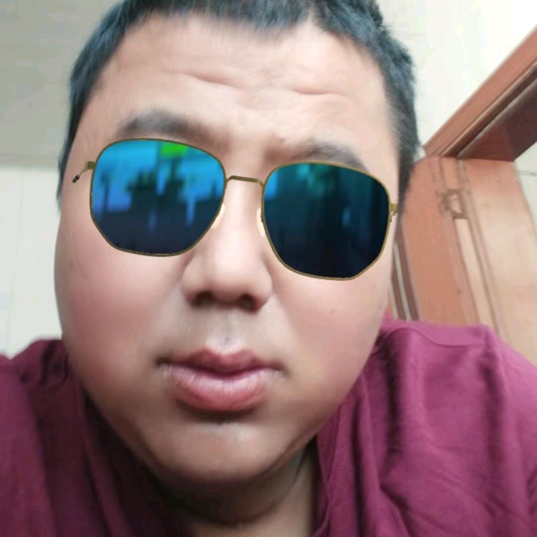 传奇张瑞见