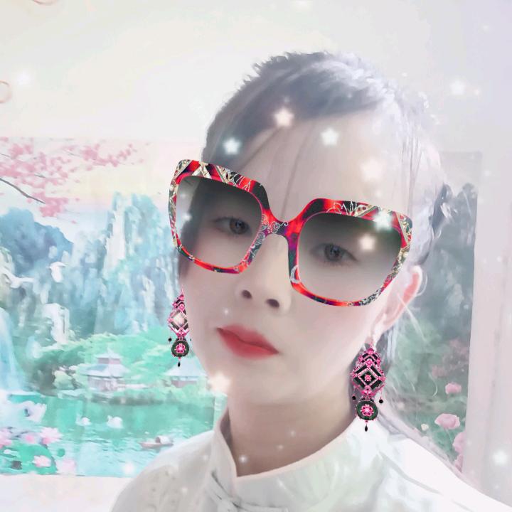 曾梦单身一个