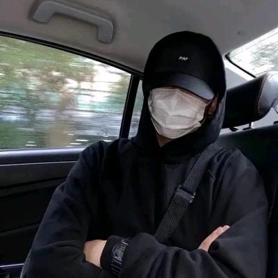 仌