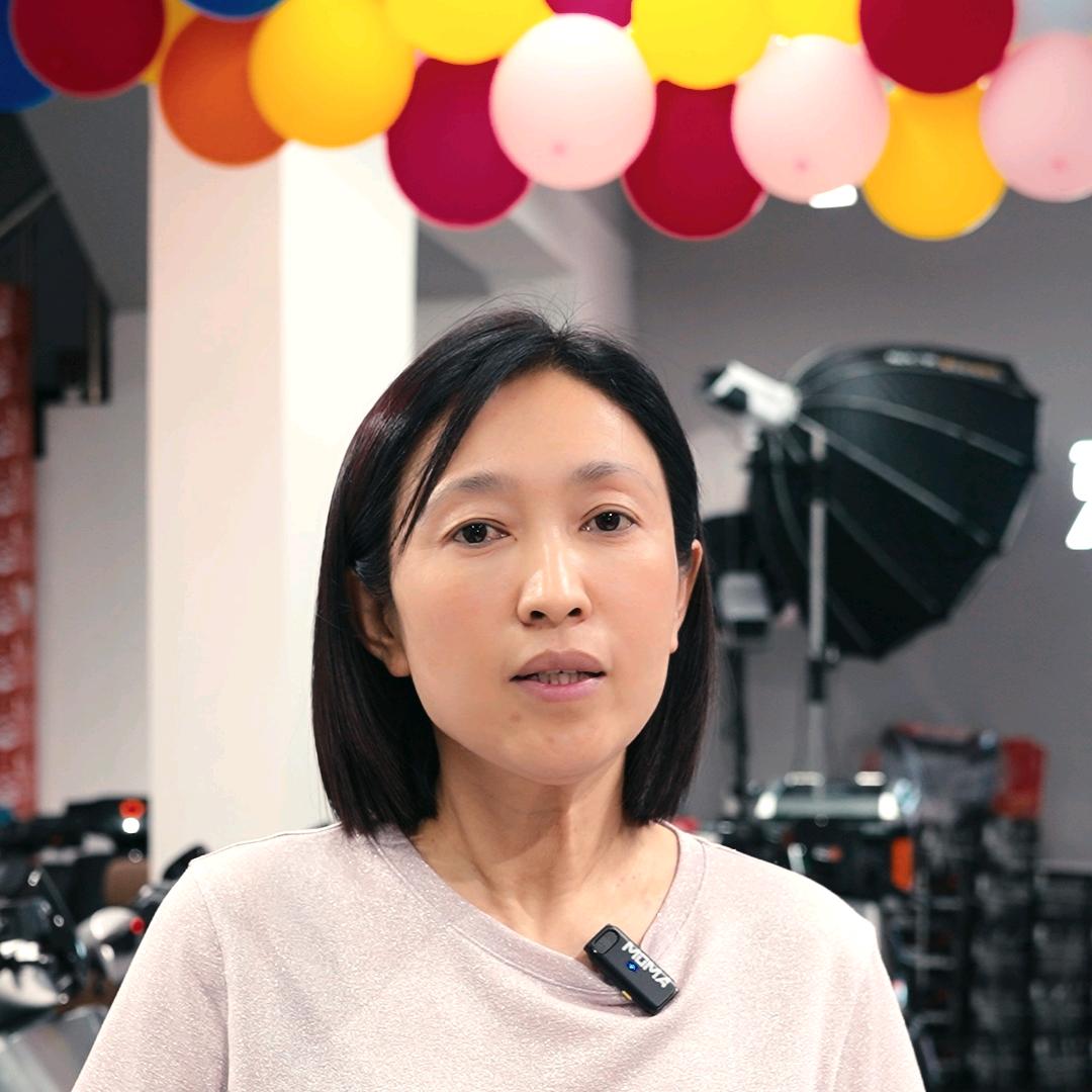 卖电车的小静姐