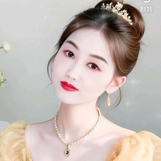 两个女儿的妈妈。