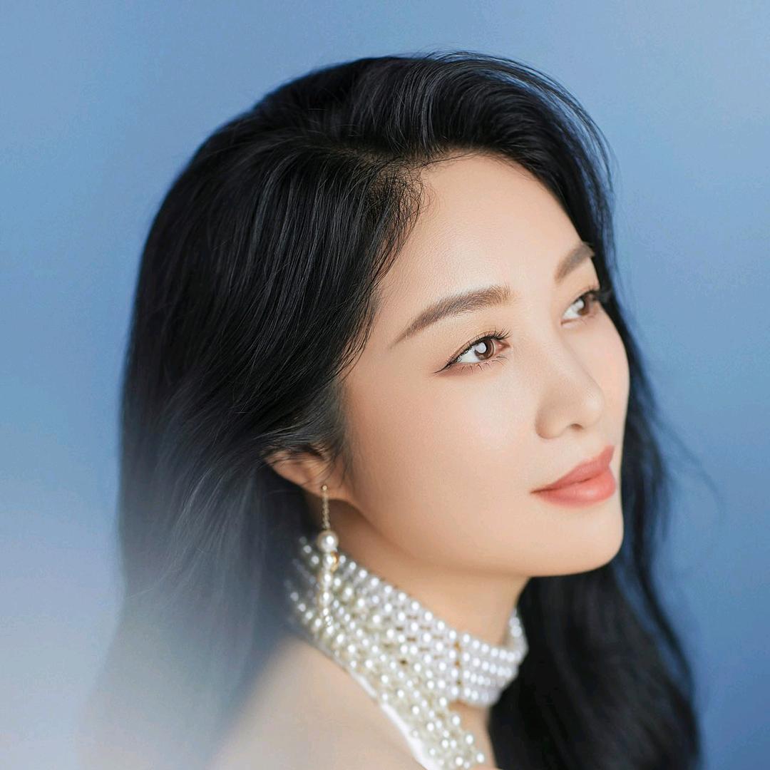 安娜新美业